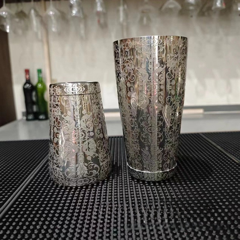 Elfe gravé en argent avec fond