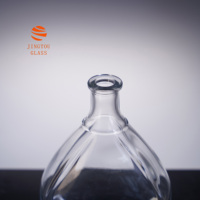 Bouteille de vin en verre en forme de goutte d'eau de 700 ml, logo personnalisable disponible pour les marques de brandy, de vin de fruits et de spiritueux