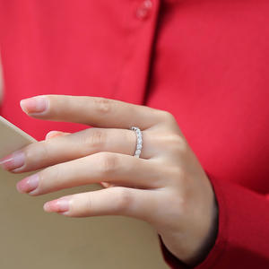 Anillo de Plata de Ley S925 con Moissanita Vvs1 de Una Sola Hilera, Joyería Clásica para la Mano, con Certificado GRA, Pasa el Test de Diamantes - Product Image 3