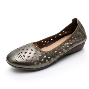 Mules Estive in Vera Pelle Personalizzate all'Ingrosso, Scarpe Comode da Donna Slip-On con Suola Morbida e Traspirante - Product Image 2