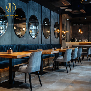ชุดเฟอร์นิเจอร์ร้านอาหารเชิงพาณิชย์ของกลุ่มรอน โต๊ะไม้เนื้อแข็งทรงสี่เหลี่ยม เก้าอี้หุ้มเบาะกำมะหยี่แบบกำหนดเองได้ พนักพิงสูง - Product Image 3