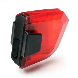 ไฟท้ายจักรยาน Lumixell 4 ลูเมน LED ชาร์จ USB ได้ พกพาสะดวก สีแดง สำหรับขี่กลางคืน วัสดุ ABS กันน้ำระดับ IPx4 - Product Image 4