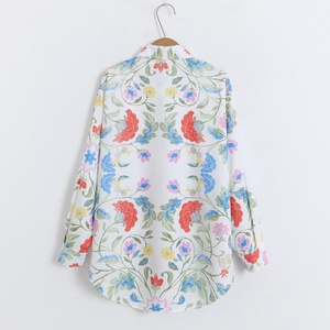 Camisa de Satén Francesa de Alta Gama para Mujer 2025 con Diseño Retro Tie-Dye, Manga Larga y Logotipo Frontal, Nuevo Estilo, Producto Extranjero de Nicho - Product Image 4