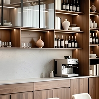 Buffet de luxe discret avec texture bois, armoire murale intégrée et vitrine en verre pour villa de luxe