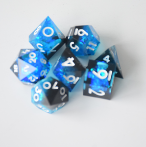 Juego de 7 Dados de Resina Poliedricos de Plástico Easysay, Coloridos, con Remolino, Logotipo Personalizado, para Juegos de Rol como Dungeons and Dragons, Hecho en China - Product Image 3