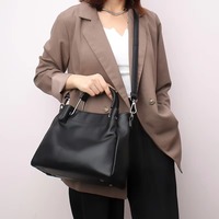 Sac à main en cuir PU vegan de luxe pour boutiques en ligne, vente en gros, logo personnalisé, sac à bandoulière haut de gamme, sac fourre-tout tendance pour femmes