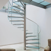 Escalier en colimaçon en verre artistique texturé haut de gamme ; les designs et les matériaux peuvent être personnalisés.