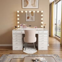 Table de maquillage moderne avec dessus en panneau de bois blanc éclairé, tiroirs et grand miroir pour hôtel et salon, avec rangement
