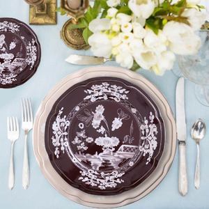 Servizio di Piatti in Porcellana Bone China Stile Retrò con Motivo Floreale, Lussuoso Sottopiatto Decorativo per Uso Domestico - Product Image 1