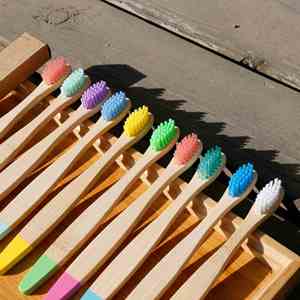 แปรงสีฟันไม้ไผ่แบบด้ามแบนสำหรับเด็ก  ขายส่งตามสั่ง  เป็นมิตรกับสิ่งแวดล้อม เหมาะสำหรับการเดินทาง - Product Image 4