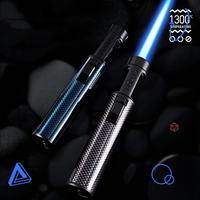 Briquet à Jet Direct Flamme Bleue au Butane – Design Unique et Créatif, Durable, Idéal pour l'Extérieur, Cadeau de Poche, Nouveauté Classique