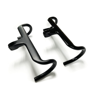 <span class=keywords><strong>Guidon</strong></span> <span class=keywords><strong>de</strong></span> route en fibre <span class=keywords><strong>de</strong></span> carbone personnalisé en usine pour vélos <span class=keywords><strong>de</strong></span> route BMX vélos pour enfants croiseurs pour vélos <span class=keywords><strong>de</strong></span> montagne - Product Image 1