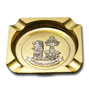 Cenicero de Metal Artesanal, Cenicero Personalizado para Cigarros y Cigarrillos con Logotipo - Product Image 1