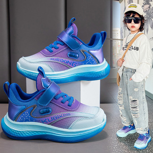 Tênis Esportivo Infantil Unissex Branco de Novo Estilo com Design em Malha Respirável e Fecho de Velcro Leve para o Verão 2026 - Product Image 2