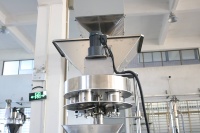 Gobelet volumétrique pour solides secs Distributeur rotatif de remplissage Emballage de sucre de graines et de noix Remplisseur de gobelets à mesurer