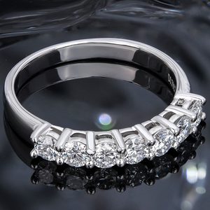 แหวนเงินแท้ 925 ประดับเพชร VVS 0.7 กะรัต รับรองโดย IGI แบบ Half Eternity Band สำหรับเป็นแหวนหมั้นหรือแหวนแต่งงาน สามารถสวมซ้อนกันได้ - Product Image 3