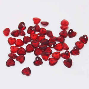 <span class=keywords><strong>Piedra</strong></span> <span class=keywords><strong>preciosa</strong></span> de cristal <span class=keywords><strong>rojo</strong></span> <span class=keywords><strong>oscuro</strong></span> popular en forma de corazón <span class=keywords><strong>piedra</strong></span> <span class=keywords><strong>preciosa</strong></span> de cristal suelta de <span class=keywords><strong>color</strong></span> <span class=keywords><strong>rojo</strong></span> - Product Image 1