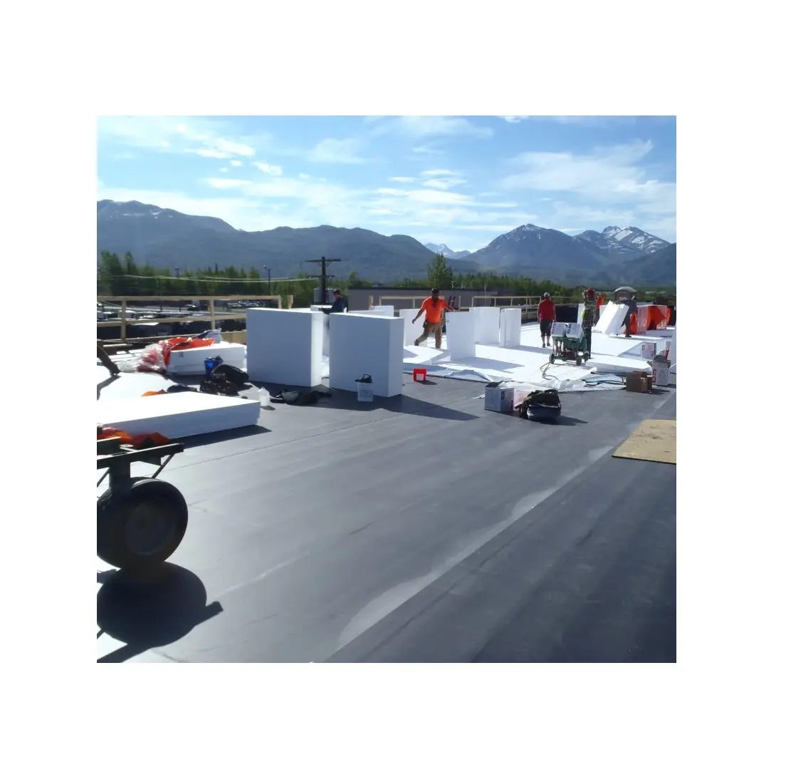 चीन उच्च गुणवत्ता के नए उत्पाद 1.2mm डामर तख़्ती epdm रबर छत झिल्ली