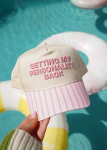 Gorra de Béisbol Bordada con la Frase 'Getting My Personality Back', Visera Rosa a Rayas, Ajustable con Broche, para Mujer - Product Image 3