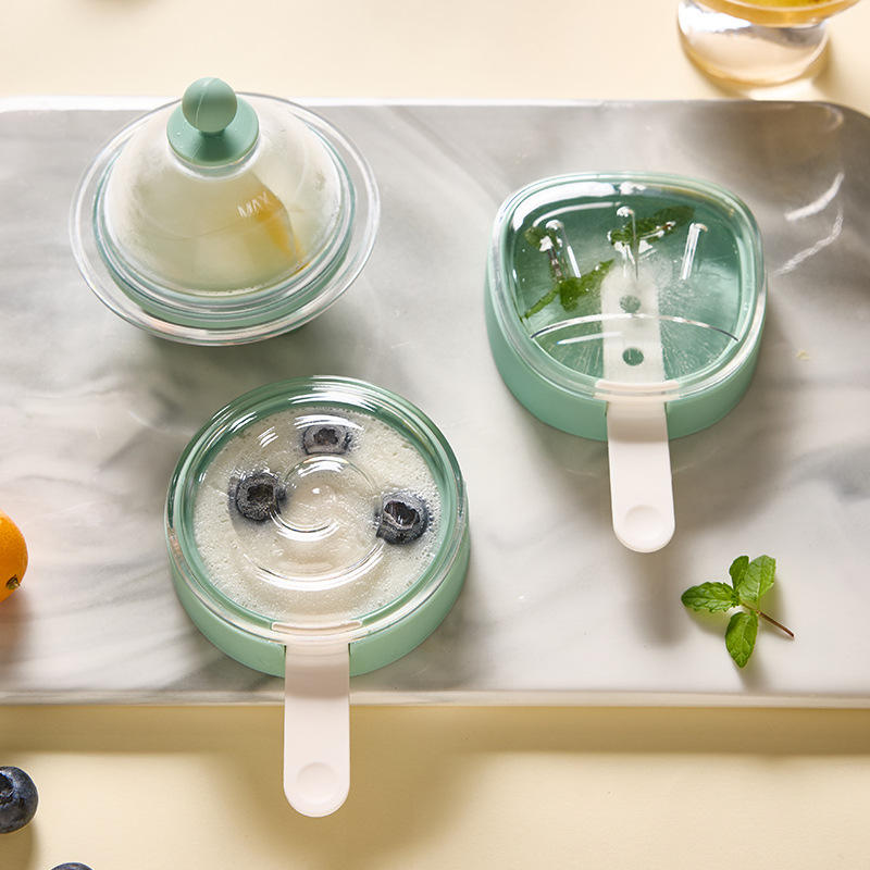 ชุดนี้คุ้มค่ากว่า ชุดสามชิ้นสีเขียว