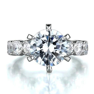 Anello semplice bianco scintillante per donna, gioielli creativi ed eleganti per le dita - Product Image 2