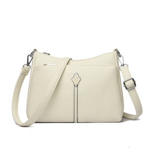 Sac messager en PU à motif géométrique tendance avec fermeture éclair et rivets, portable, durable, sangle réglable pour usage quotidien - Product Image 3