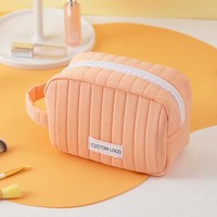 Nouveau matelassé beauté toilette pochette sac rembourré moelleux rouge à lèvres accessoires sac gonflé cosmétique maquillage cadeau sac Logo personnalisé