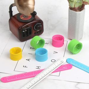 Braccialetti a riga per bambini, braccialetti a scatto in silicone per ragazzi e ragazze, bomboniere per feste, premi per la classe - Product Image 4