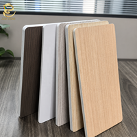 Nouveau design de panneau mural en cristal de carbone pour décoration intérieure, panneau imperméable en placage de bois de bambou carbonisé pour hôtel