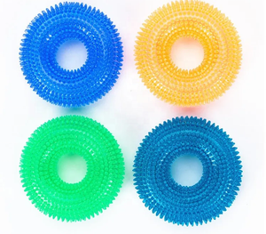 Venta caliente TPR Durable Pet Squeaky Anillo de masticación Anillo de puñalada suave Limpieza de dientes Perro Masticar Juguete - Product Image 2