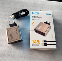 Chargeur rapide 35W QC3.0 avec ports USB-A + 2 USB-C pour smartphones et tablettes