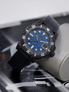 Montre personnalisée avec mouvement Ronda Sapphire, boîtier en fibre de carbone forgée à 100 % de 40 mm, luminescent, avec bracelet de 20 mm pour homme - Product Image 5