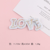 10 pièces de patchs de lettres en sequins 3D personnalisés, brodés en forme de cœur, en tissu non tissé, thermocollants, couleur personnalisée, forme sur mesure, OEM