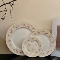 Ultra-belle assiette en céramique florale violette Nouveau style français Soucoupe jetable pour tasse à thé de l'après-midi avec plante