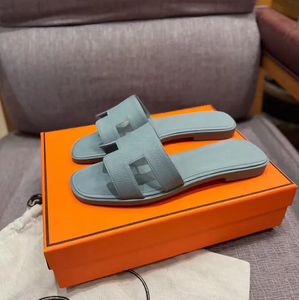 Chaussures de créateur OEM/ODM d'usine, semelles en caoutchouc antidérapantes pour l'extérieur, en cuir véritable, pour femmes, pantoufles de luxe pour voyages - Product Image 5