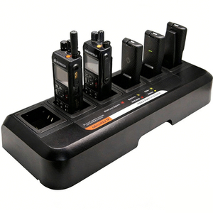 Base de Carga Múltiple ETMY MTP3150 para Radios Tetra (MTP3250/MTP3550) con Salida de Energía de 10W, Protección Contra Sobrecarga y Construcción Duradera en ABS - Product Image 2