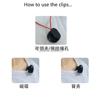 Petite pince magnétique sur collier utilisée pour attirer les accessoires de microphone sans fil