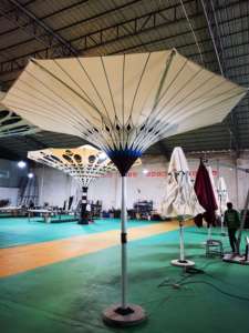 <span class=keywords><strong>Parasol</strong></span> extérieur de tulipe de parapluie d'hôtel de restaurant de publicité de marché à télécommande avec la lumière menée - Product Image 6