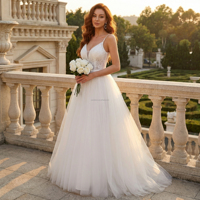 Gaun Pengantin dengan Ekor, Gaun Pengantin untuk Pengantin Wanita Ukuran Besar, Kerah V, Aplikasi Renda, Model Ball Gown, Gaun Pengantin Custom Warna Ivory