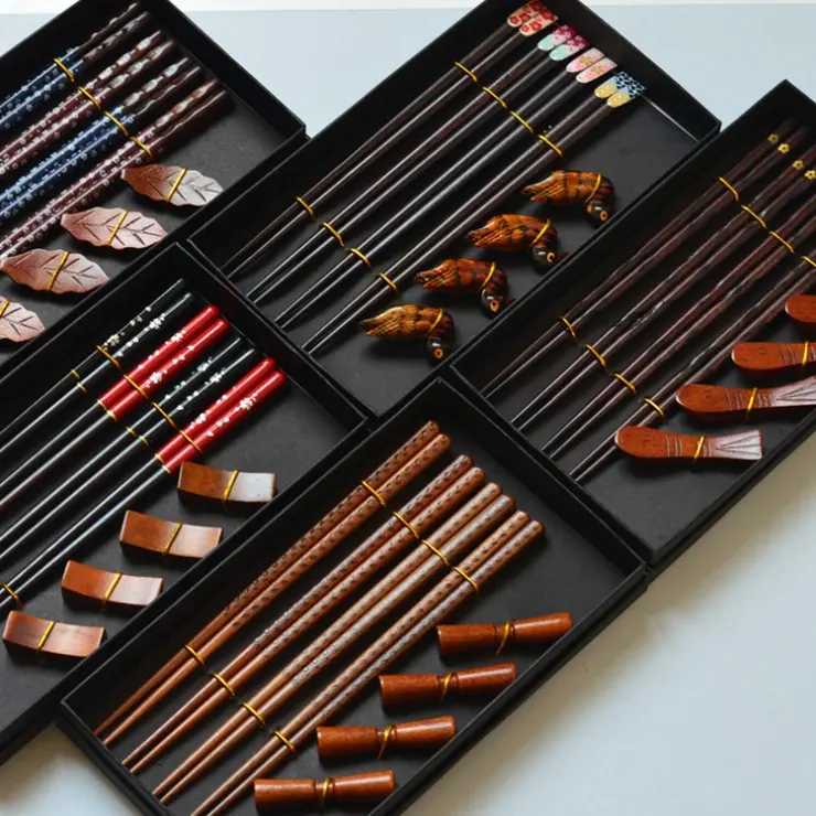 5 Pairs Premium Reusable Chopsticks Set - Natural Bamboo Chinese Japanese Korean Chopsticks, Lightweight Easy to Use
