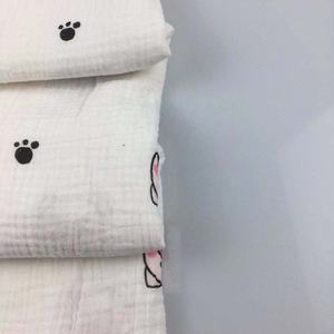 Tissu lavé au sable imprimé en mousseline <span class=keywords><strong>de</strong></span> <span class=keywords><strong>gaze</strong></span> double couche froissée en <span class=keywords><strong>coton</strong></span> léger 216828 pour la couverture <span class=keywords><strong>de</strong></span> literie et <span class=keywords><strong>de</strong></span> vêtements <span class=keywords><strong>de</strong></span> bébé garçon - Product Image 3