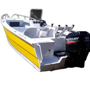 Sporty Side Console Boat With Accessories For Leisure 