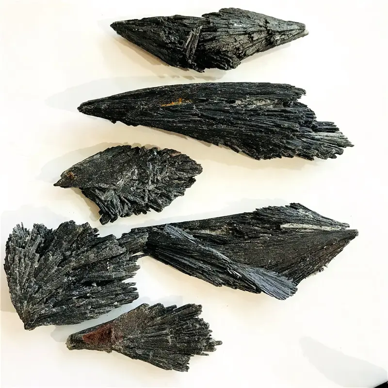 หินทัวร์มาลีนสีดำรูปพัดลมหยาบธรรมชาติคุณภาพสูงขายส่งสำหรับการรักษา