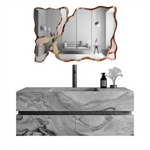 Elegante Espejo de Pared con Marco de Acero Inoxidable con Recubrimiento PVD, con Características Antivaho y Ecológicas para un Aspecto Lujoso en Bodas - Product Image 1