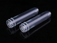 Préforme PET de qualité alimentaire à grammage personnalisé, haute transparence et résistance, moulée par injection pour bouteilles d'eau et cosmétiques