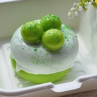 Nouveau jouet squishy Mia en forme de gâteau au fromage, simulation de dessert, balle anti-stress à presser 8cm, emballage en boîte colorée pour la vente en gros