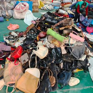 Pacchetto Misto di <span class=keywords><strong>Borse</strong></span> di Seconda Mano per Donna a Prezzo All'Ingrosso, <span class=keywords><strong>Borse</strong></span> Usate Premium per Signore - Product Image 1