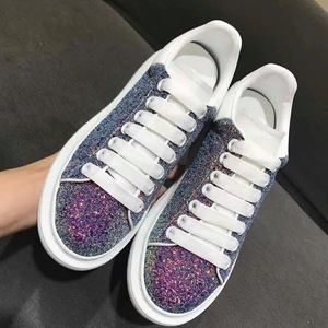 Zapatos de Verano de Moda para Caminar en Europa y Estados Unidos, Mocasines para Hombre y Mujer, Color Blanco Brillante, Suela Gruesa, Ligeros y Acolchados - Product Image 4