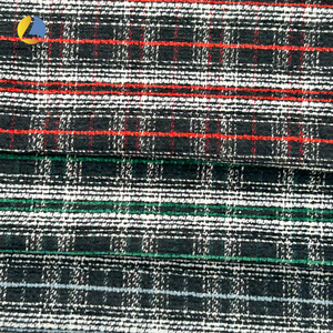Tela de chenilla drapeada teñida con hilo, 100% poliéster, con rayas, peso vestimentario, para blazers, vestidos y culottes antiestáticos. - Product Image 3