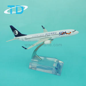 Shandong Airplane รุ่นโลหะ <span class=keywords><strong>B737</strong></span>-<span class=keywords><strong>800</strong></span>เครื่องบินออกแบบเดสก์ท็อปโบอิ้งเทคนิคการทาสีสำหรับของขวัญทางธุรกิจ - Product Image 2